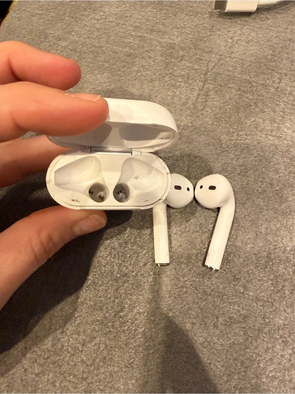 Apple White Earbud Charging Case